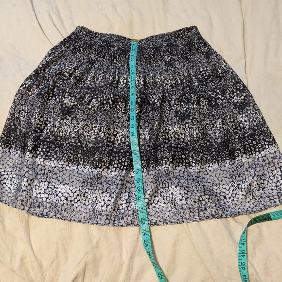 Max Studio black floral midi skirt - Picture 5 of 9